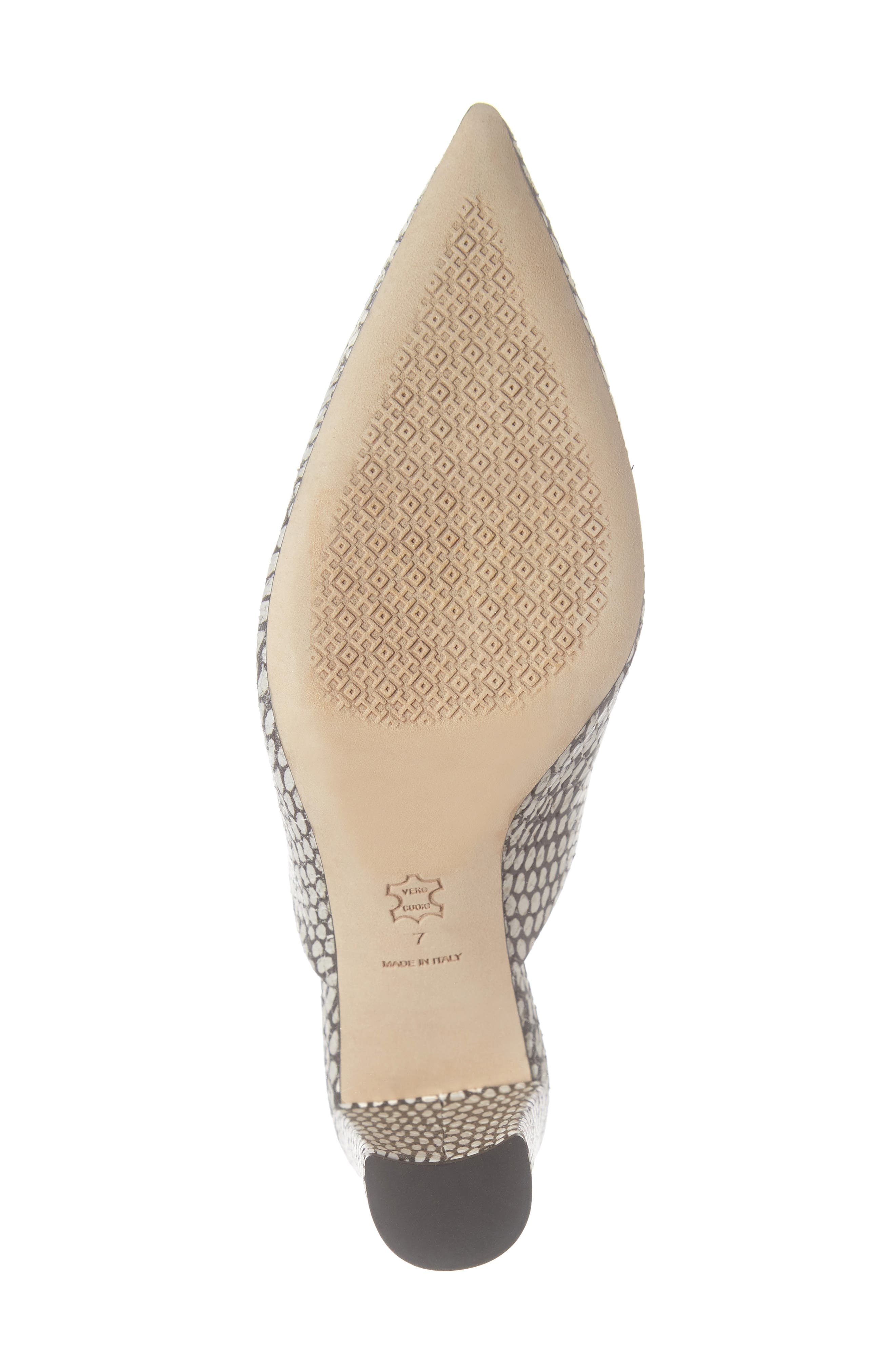 Penelope Mule, Alternate, color, KING COBRA