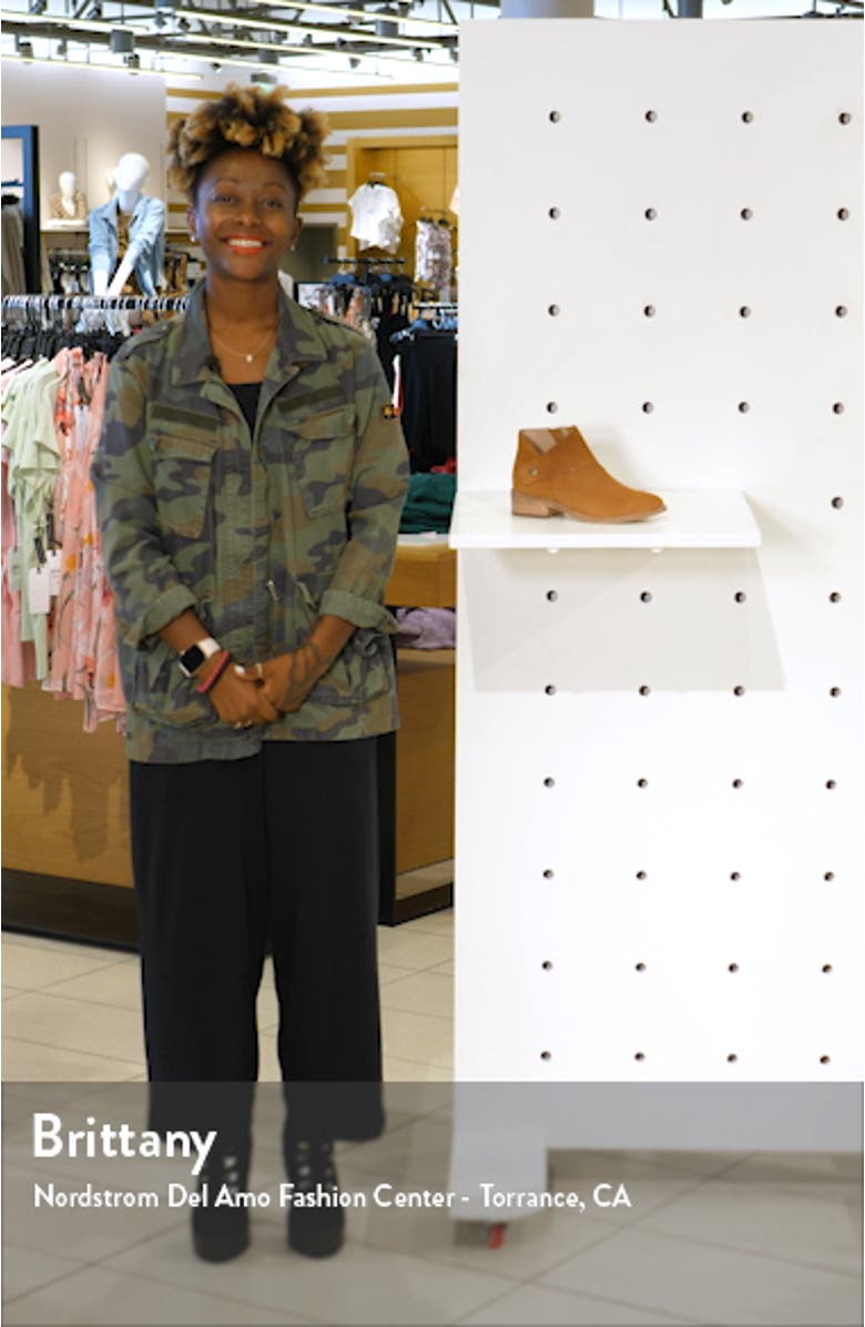 Billie Bootie, sales video thumbnail