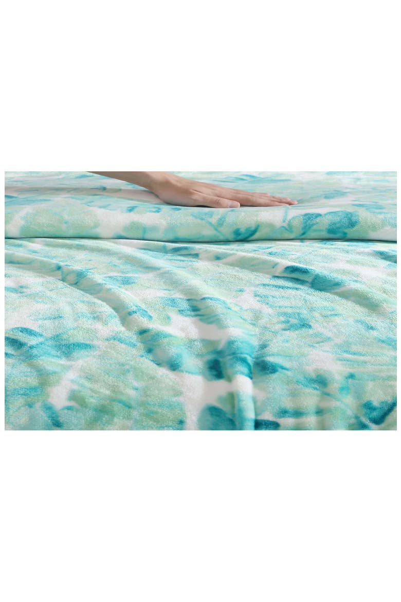 Weekend Throw Blanket, Alternate, color, BRIGHT GREEN