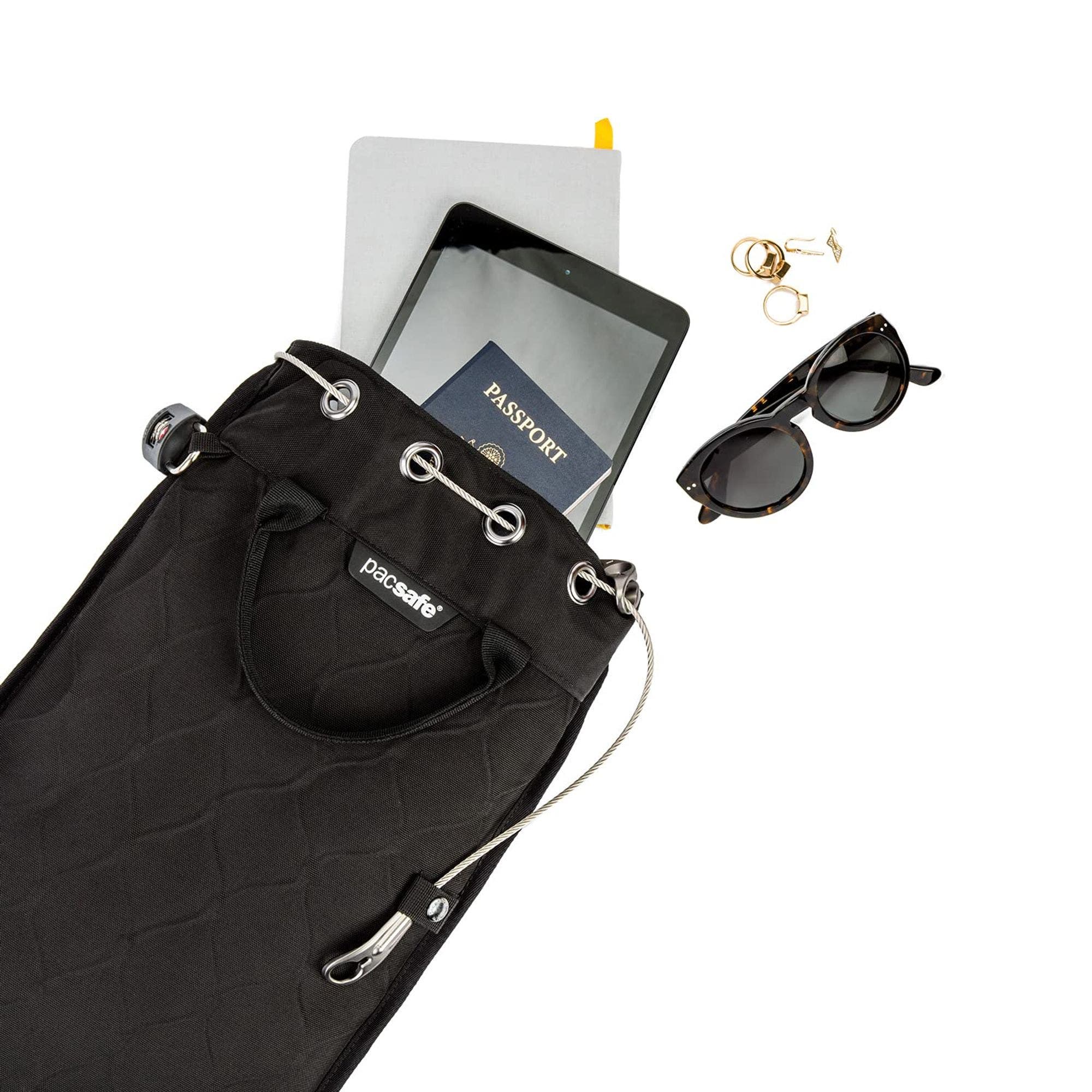 Travelsafe 5L GII Portable safe, Alternate, color, Black