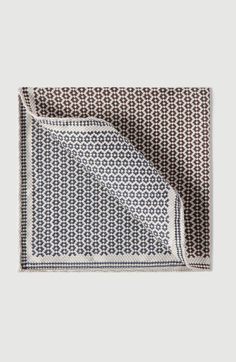 Silk geometric pattern pocket square