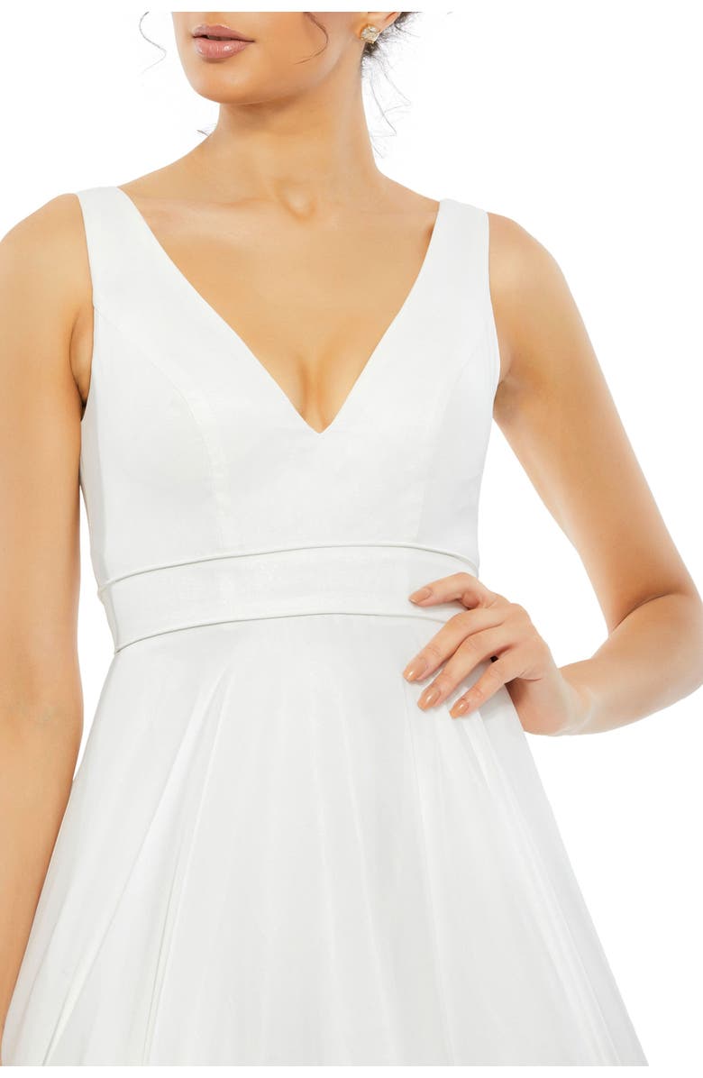 Mac Duggal Sleeveless V-Neck Layered Tulle Chiffon Ball Gown, Alternate, color, White