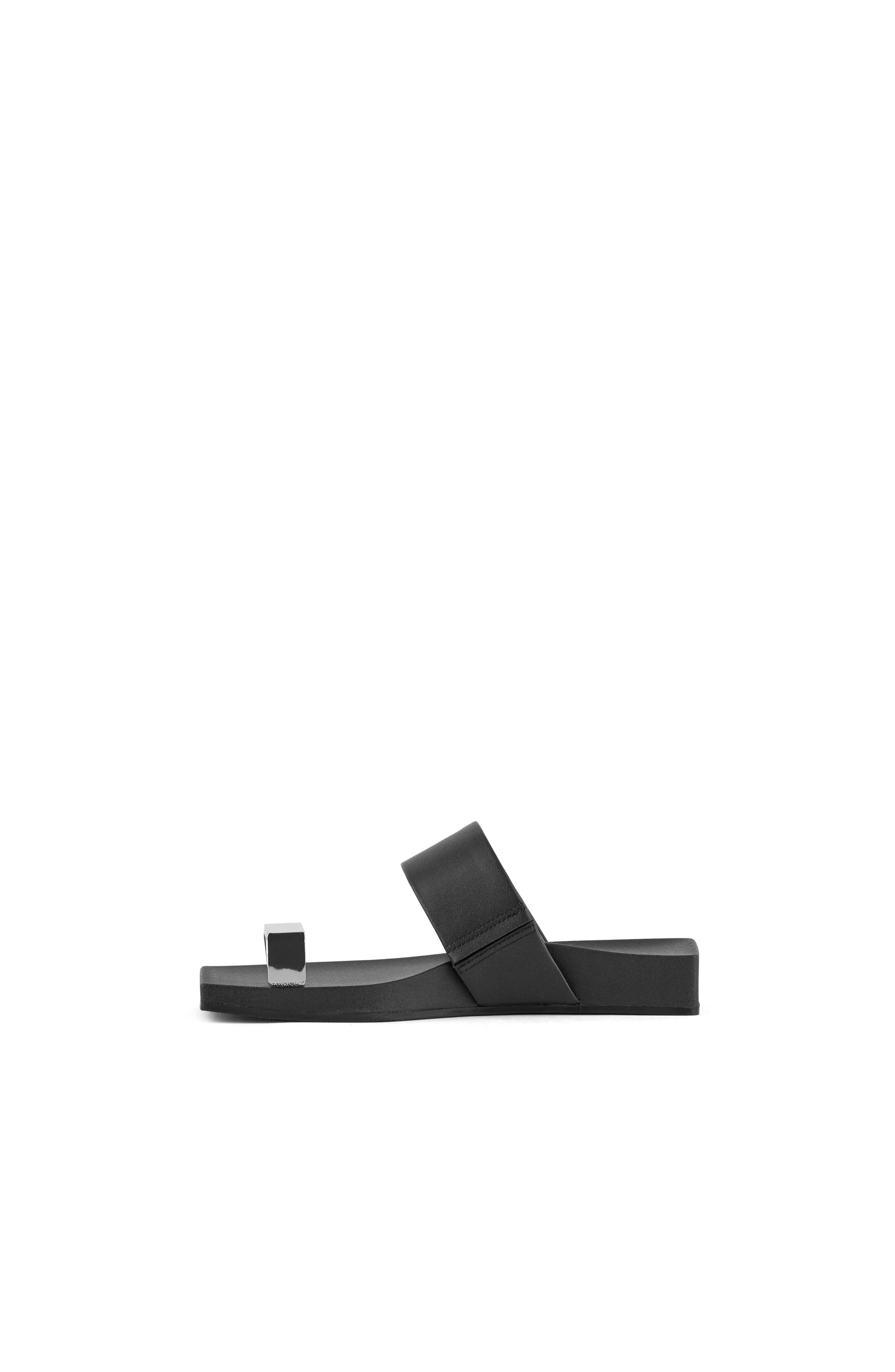 United Nude Loop Toe Lo Sandals, Alternate, color, Cube Ring Black