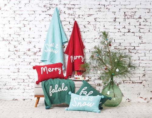 Carol & Frank A Christmas Holiday Tufted Solid Throw Blankets In Red