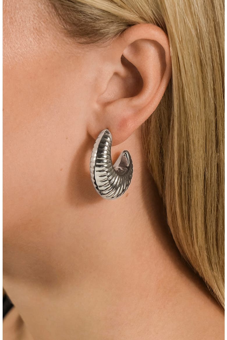 Flora Ribbed Huggie Hoop Earrings, Alternate, color, SILVER