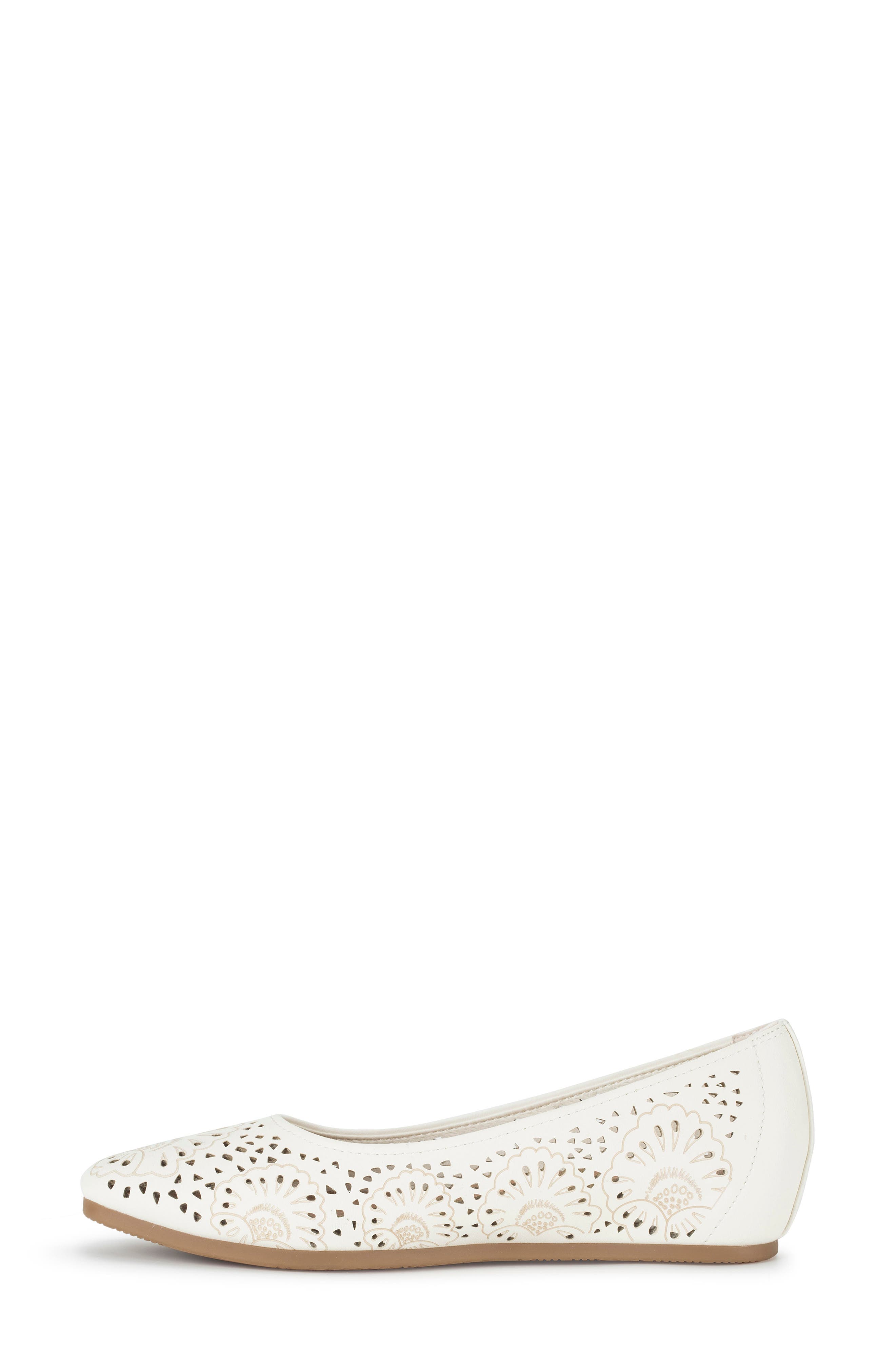 BARETRAPS Chika Flat, Alternate, color, Cream
