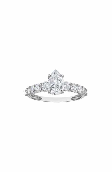 FZN <p>10K Gold Pear Cut Lab Grown Diamond Ring</p>