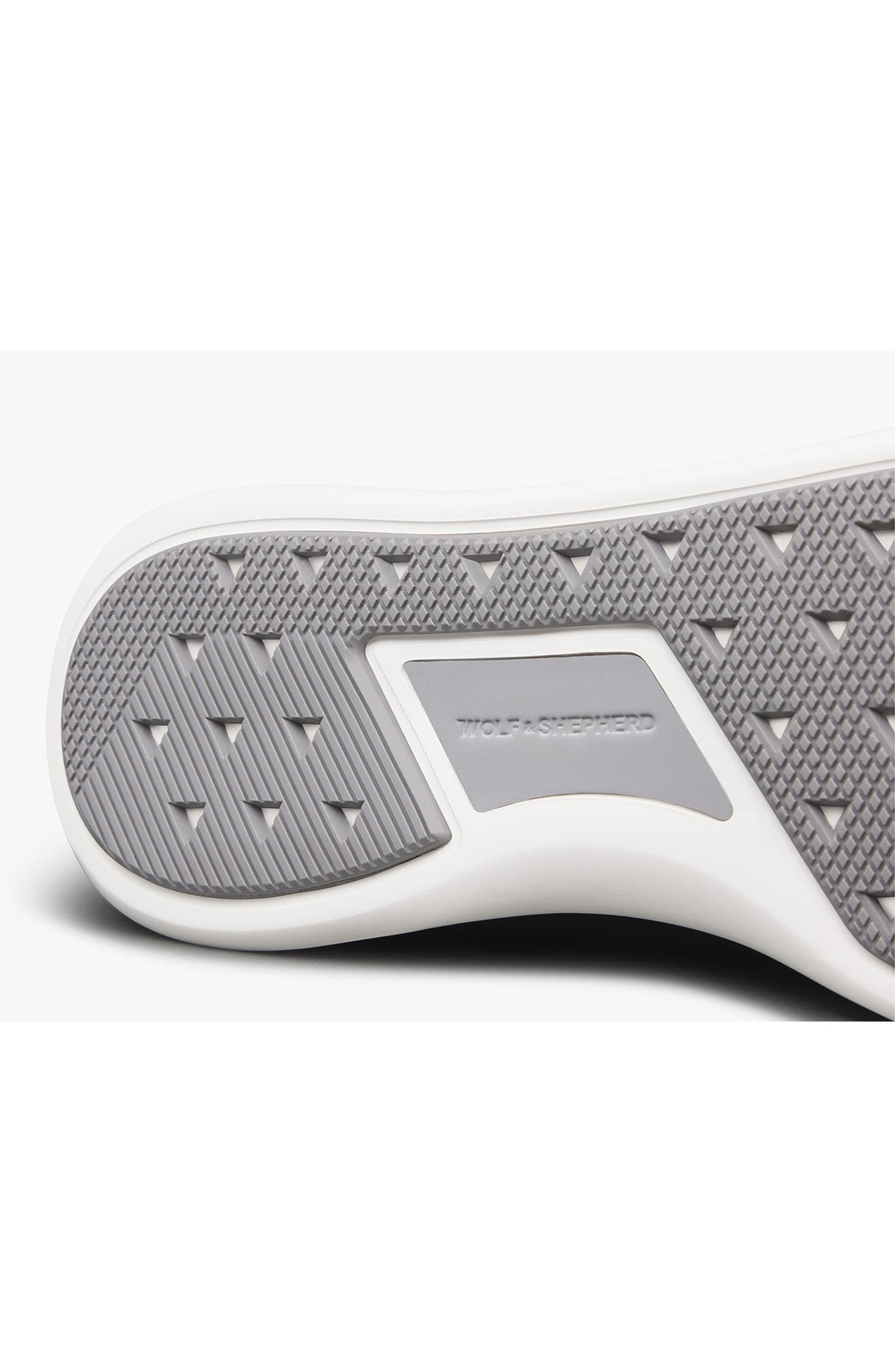 Wolf & Shepherd Crossover Runner Sport Sneaker, Alternate, color, Gray / White