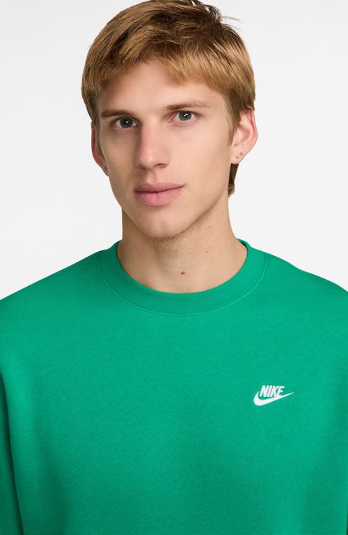 Nike Club Brushed Fleece Crewneck Sweatshirt In Green