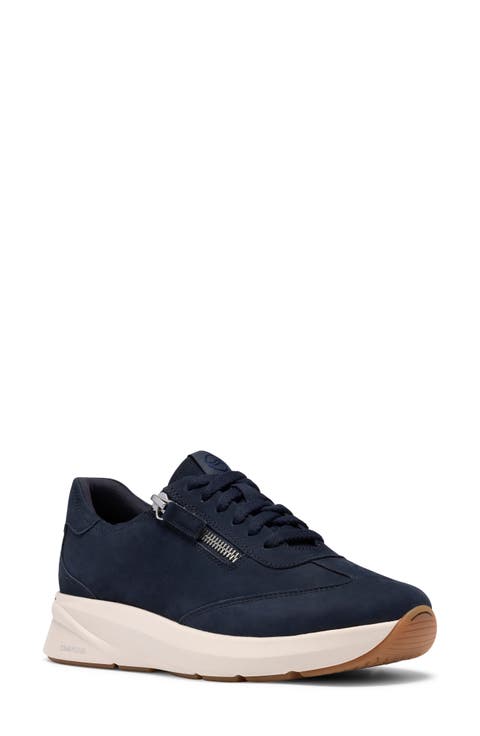 Code R Run Sneaker