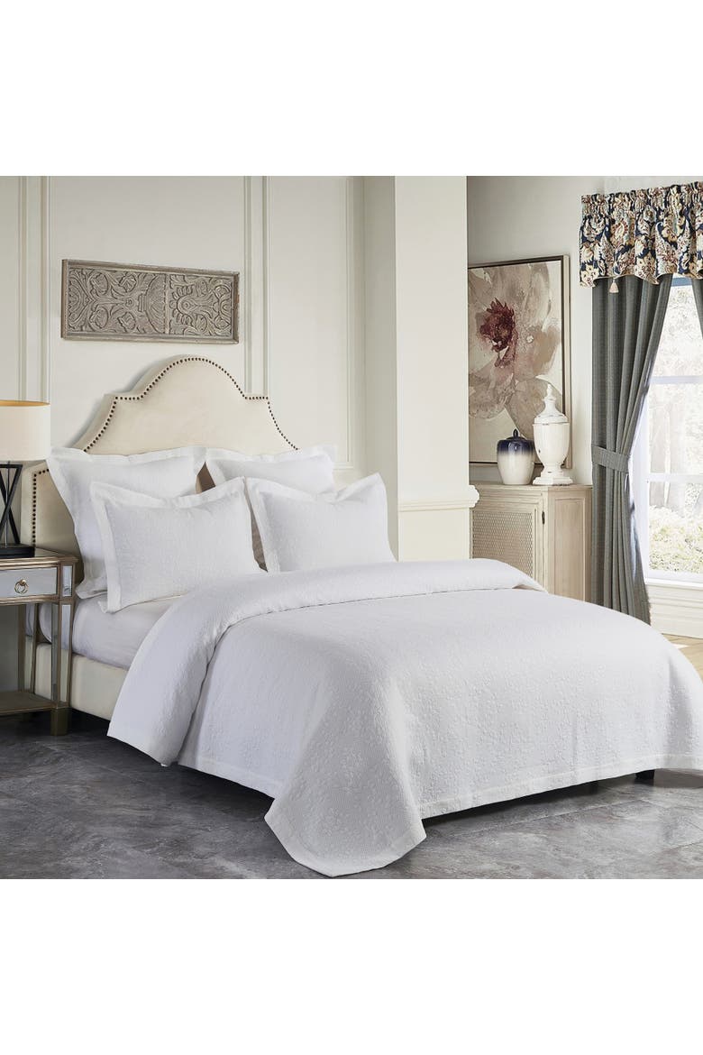 Jardin Matelass Full/Queen Coverlet, Alternate, color, White