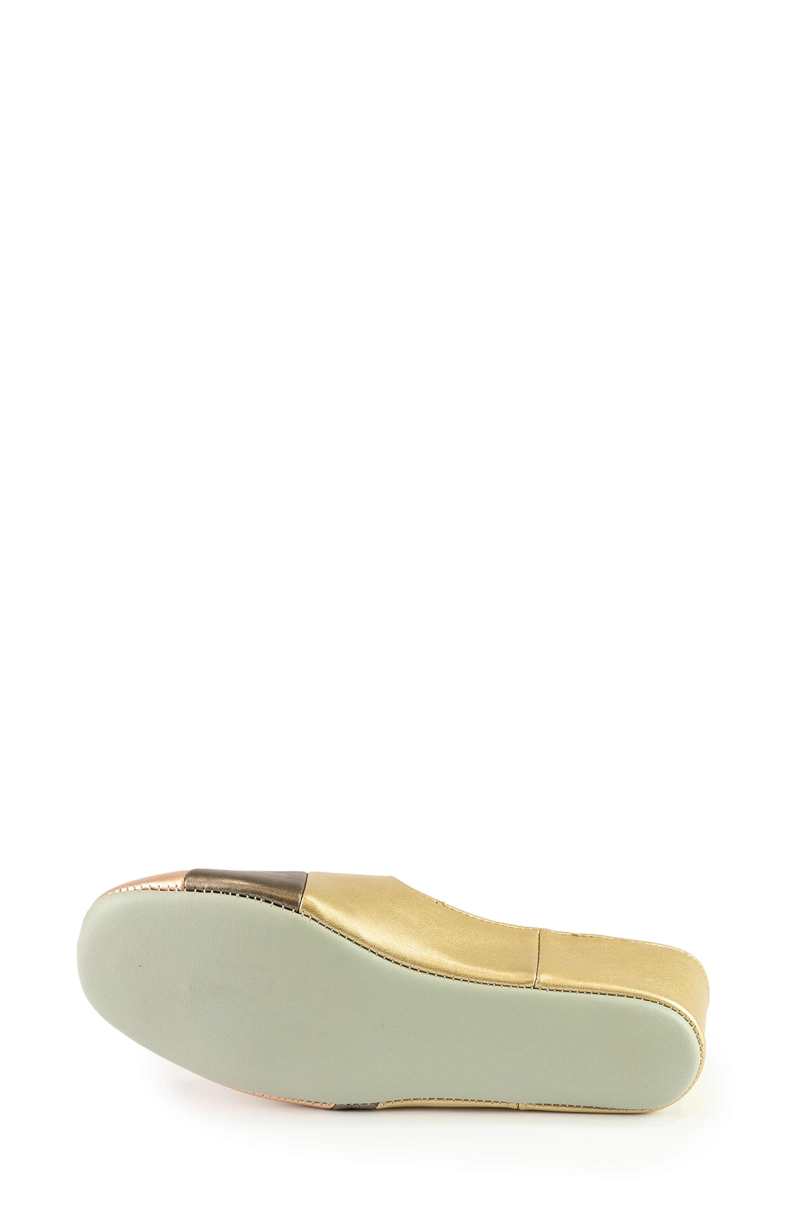 Daniel Green Denise Slipper, Alternate, color, 