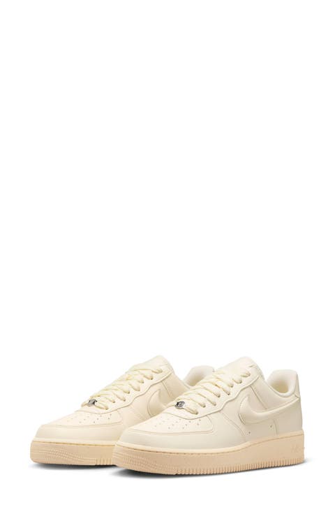 Air Force 1 '07 Basketball Sneaker (Women)