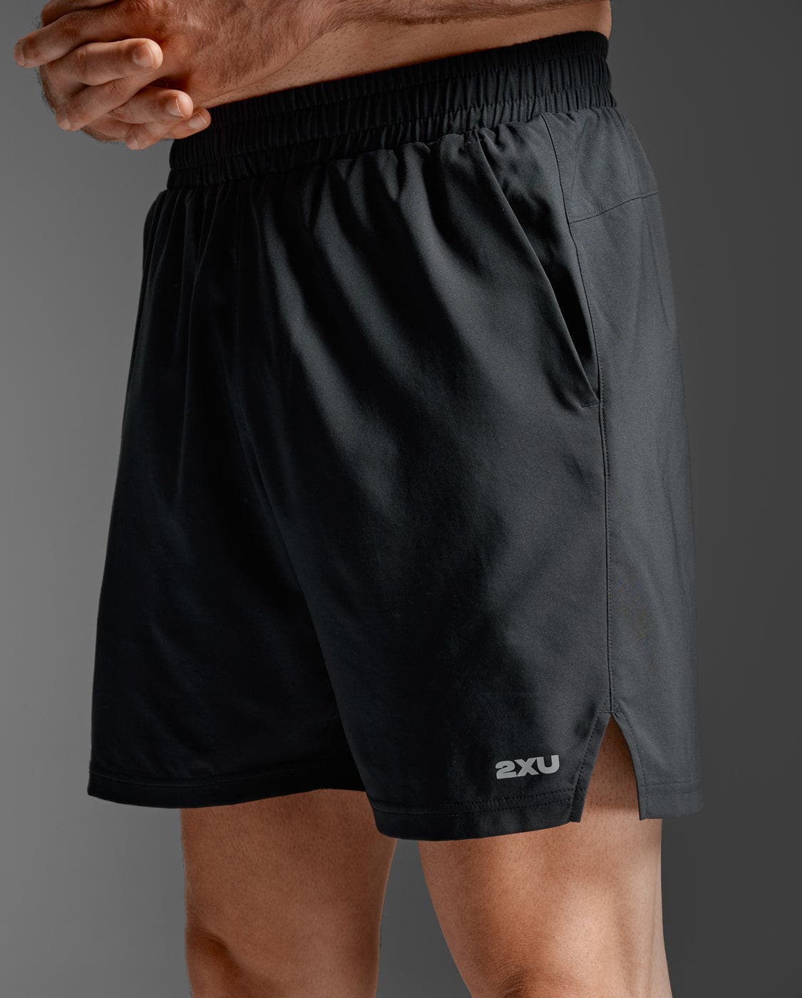 2xu Aero 7 Inch Shorts In Black