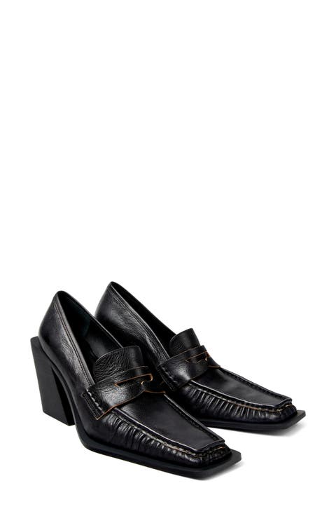 Escandalo Loafer Pump