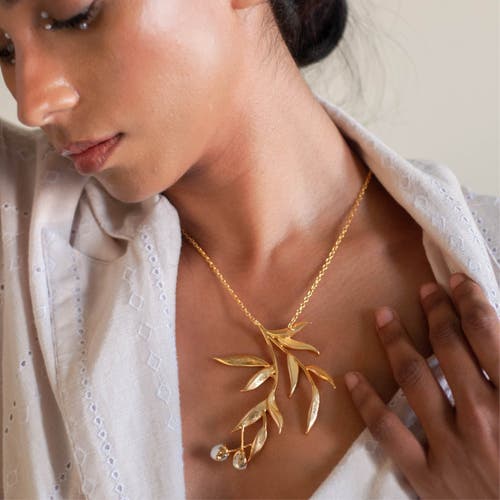 Dhwani Bhansal Haya Pendant In Gold Plated