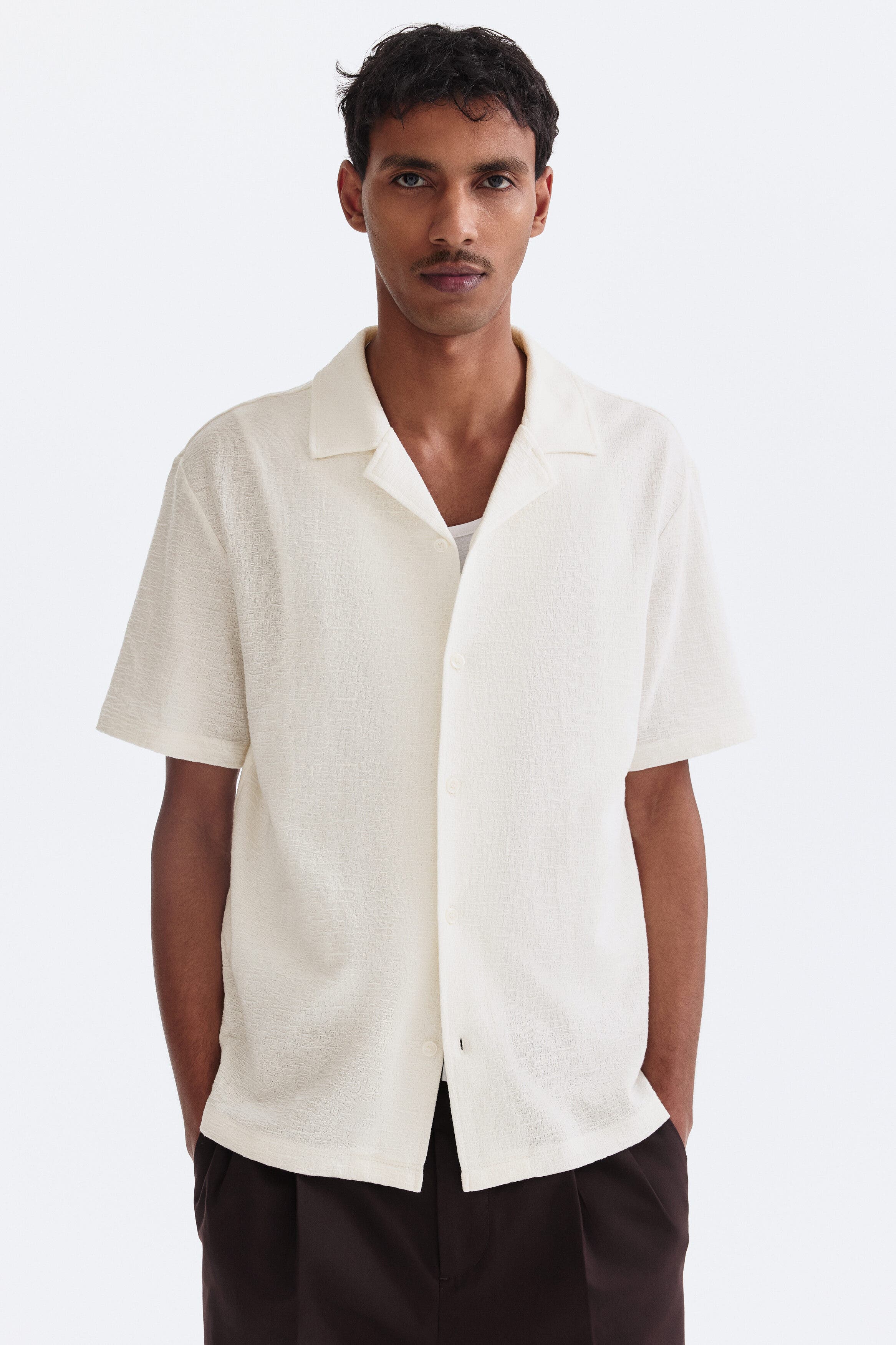 Regular-fit resort shirt - image 3