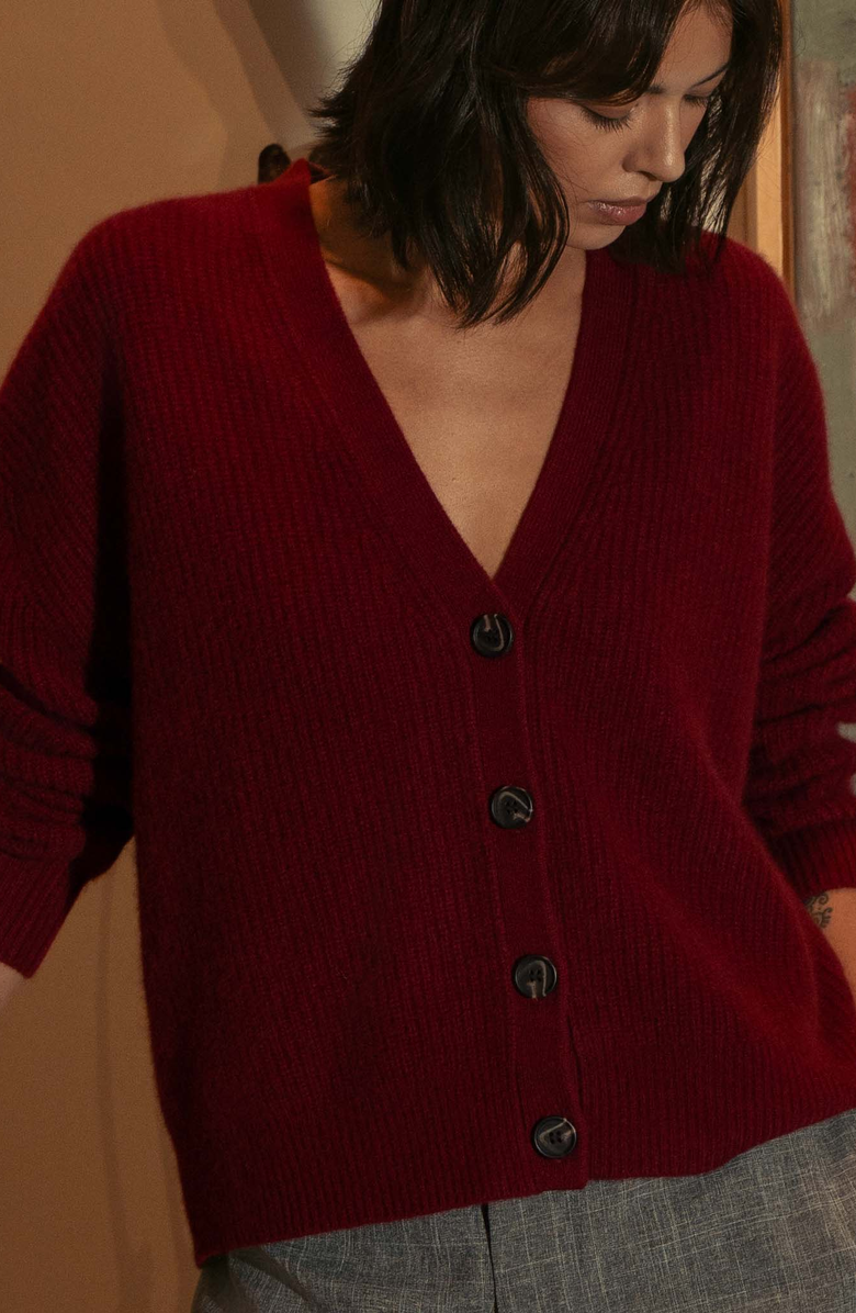Italic Billie Chunky Cropped Cashmere Cardigan, Alternate, color, Pinot Noir