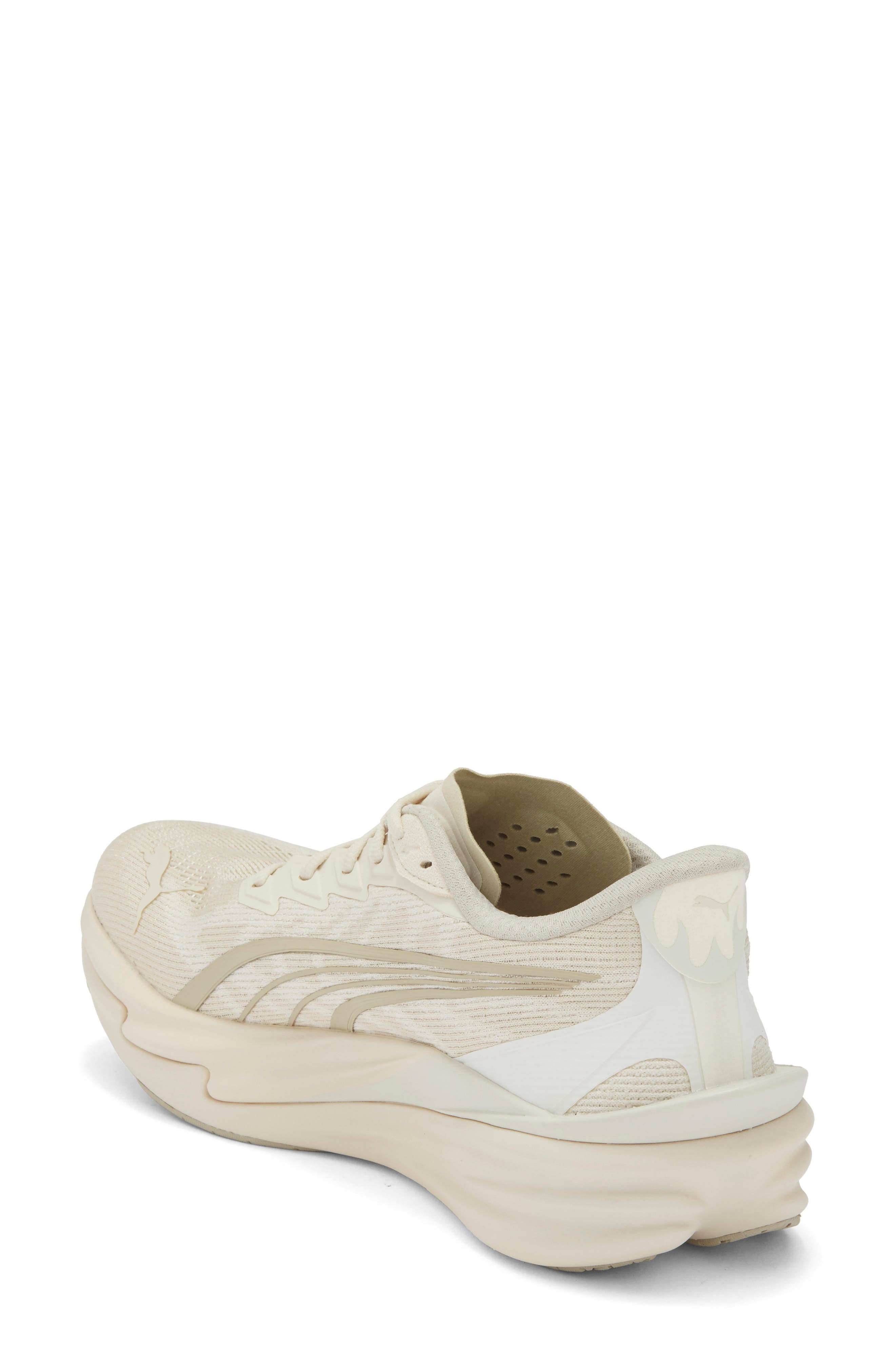 PUMA Deviate Nitro 4 Running Shoe, Alternate, color, Alpine Snow/ Warm White