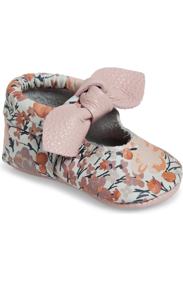 Freshly Picked Knotted Bow Crib Shoe, Main, color,