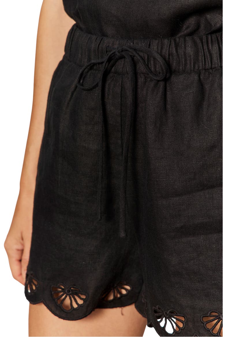 Almost There Scallop Hem Pull-On Linen Shorts, Alternate, color, BLACK