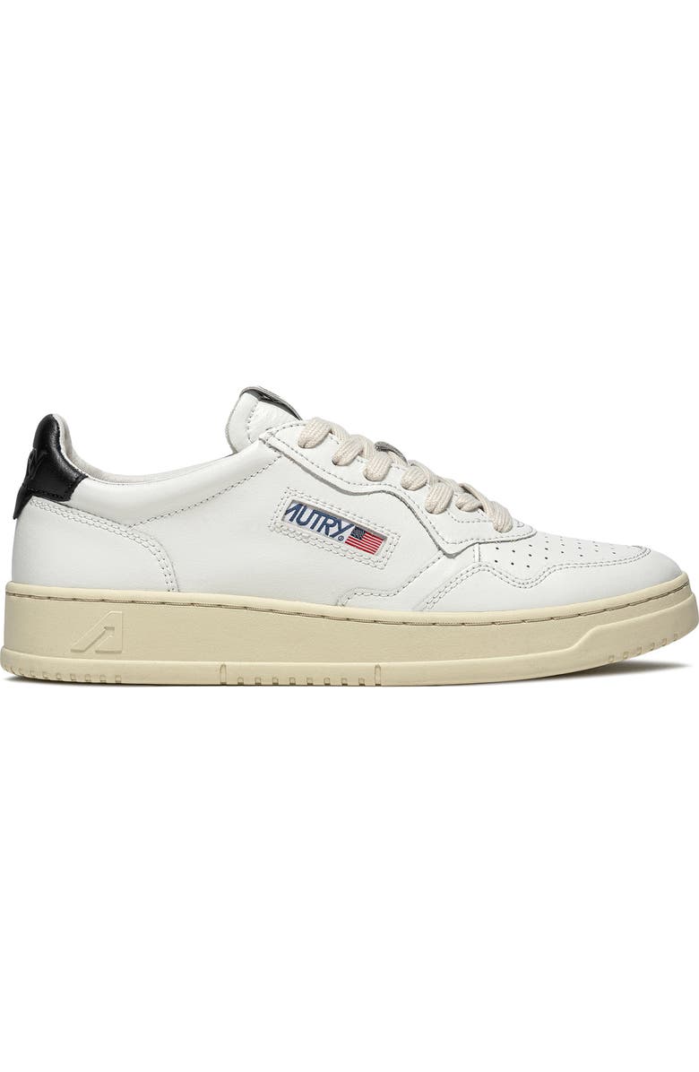 AUTRY Medalist Low Sneaker, Alternate, color, Leather White/ Black