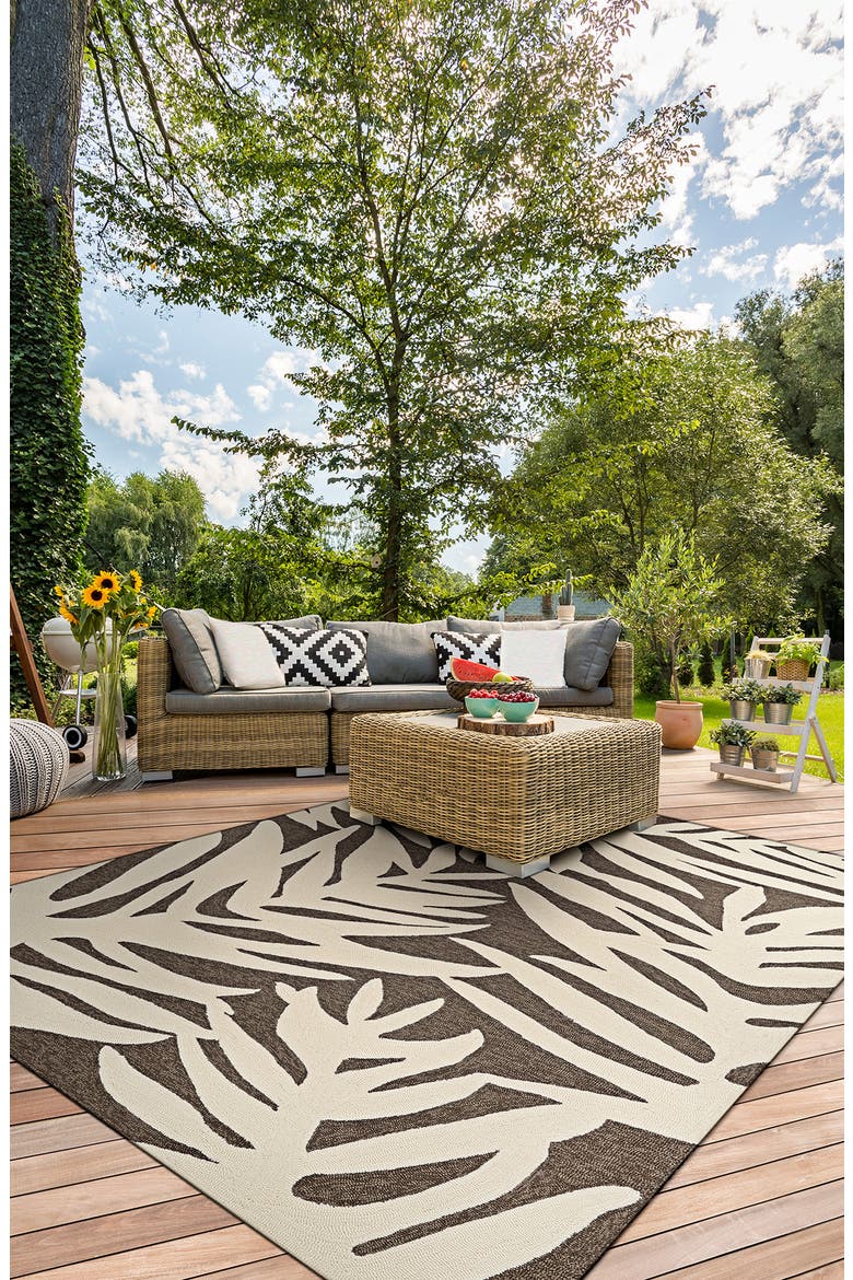Palms Indoor/Outdoor Rug, Alternate, color, MOCHA