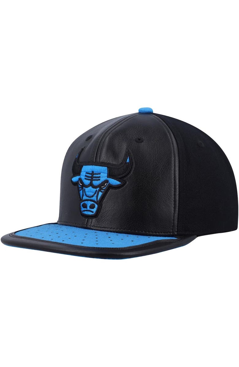 Mitchell & Ness Men's Mitchell & Ness Black/Royal Chicago Bulls Day One Snapback Hat, Main, color, Black