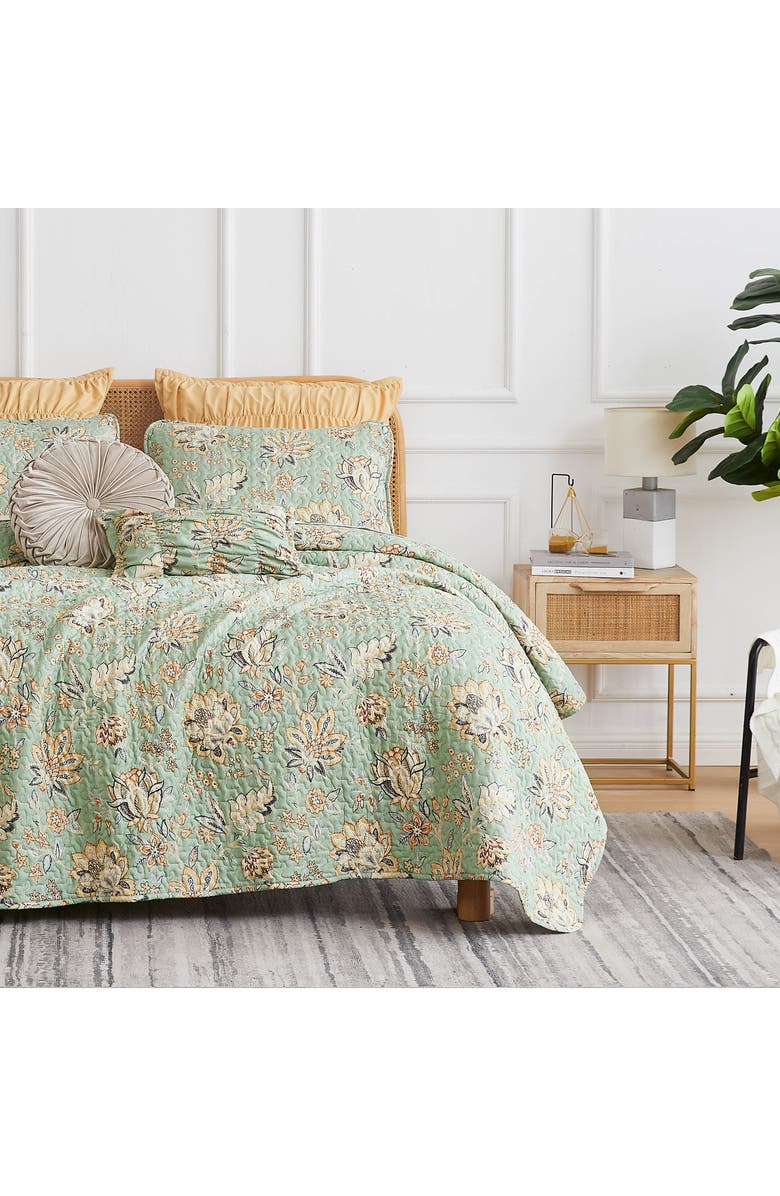 SOUTHSHORE FINE LINENS Jacobean Willow 7-Piece Oversized Quilt Bedding Set, Alternate, color, Green