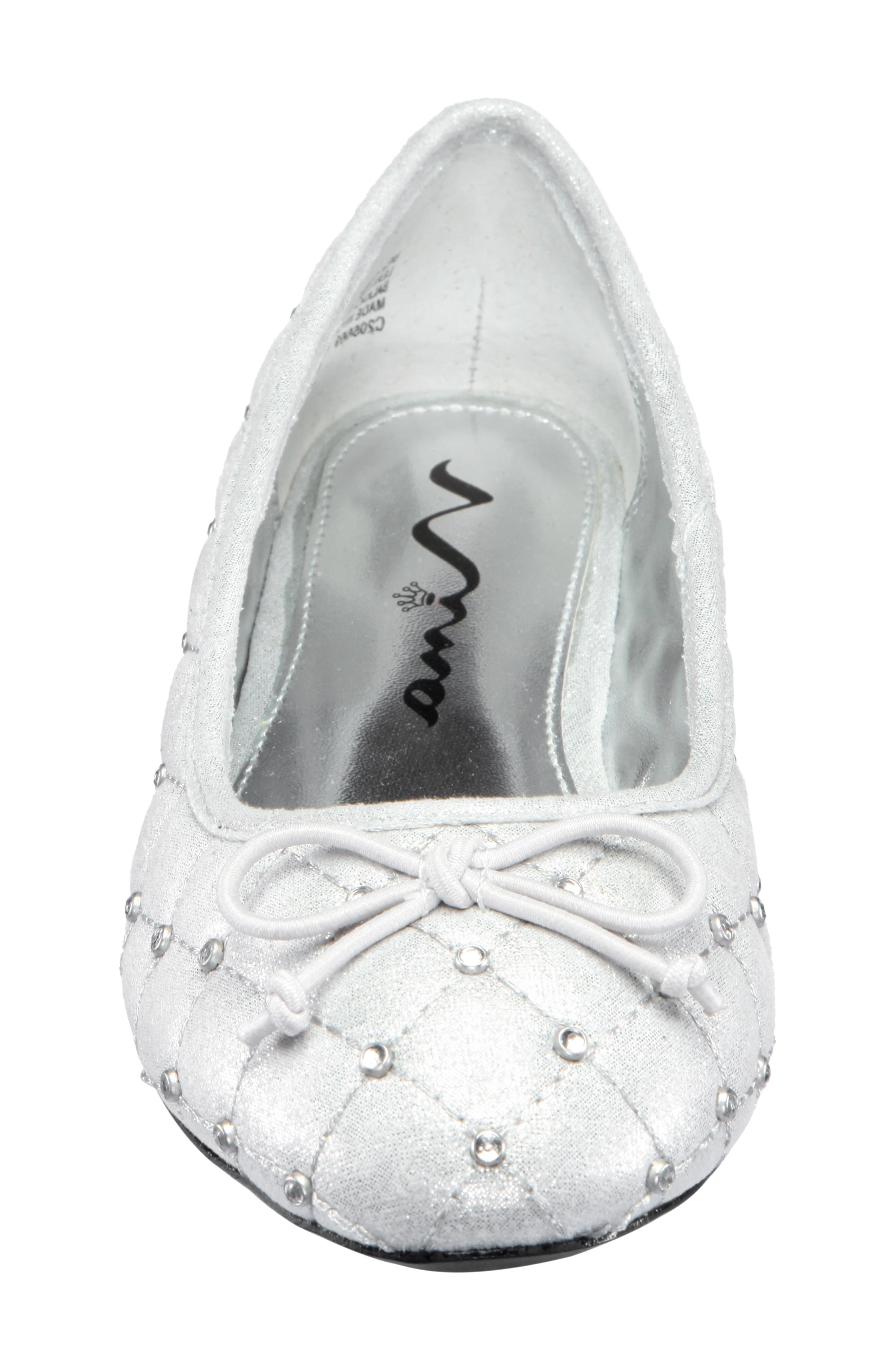 Yamarie Flat, Alternate, color, SILVER SHIMMER