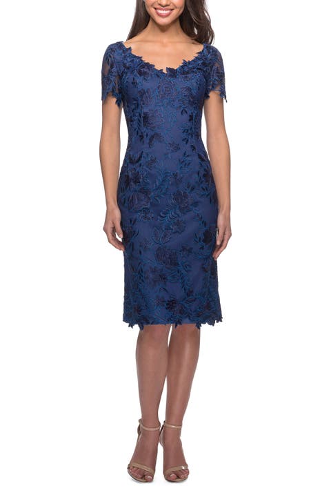 Short Sleeve Knee Length Lace Dress with V-Neck