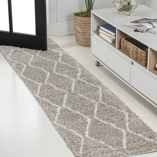 Jonathan Y Catala Moroccan Diamond Shag Area Rug In Gray/ivory