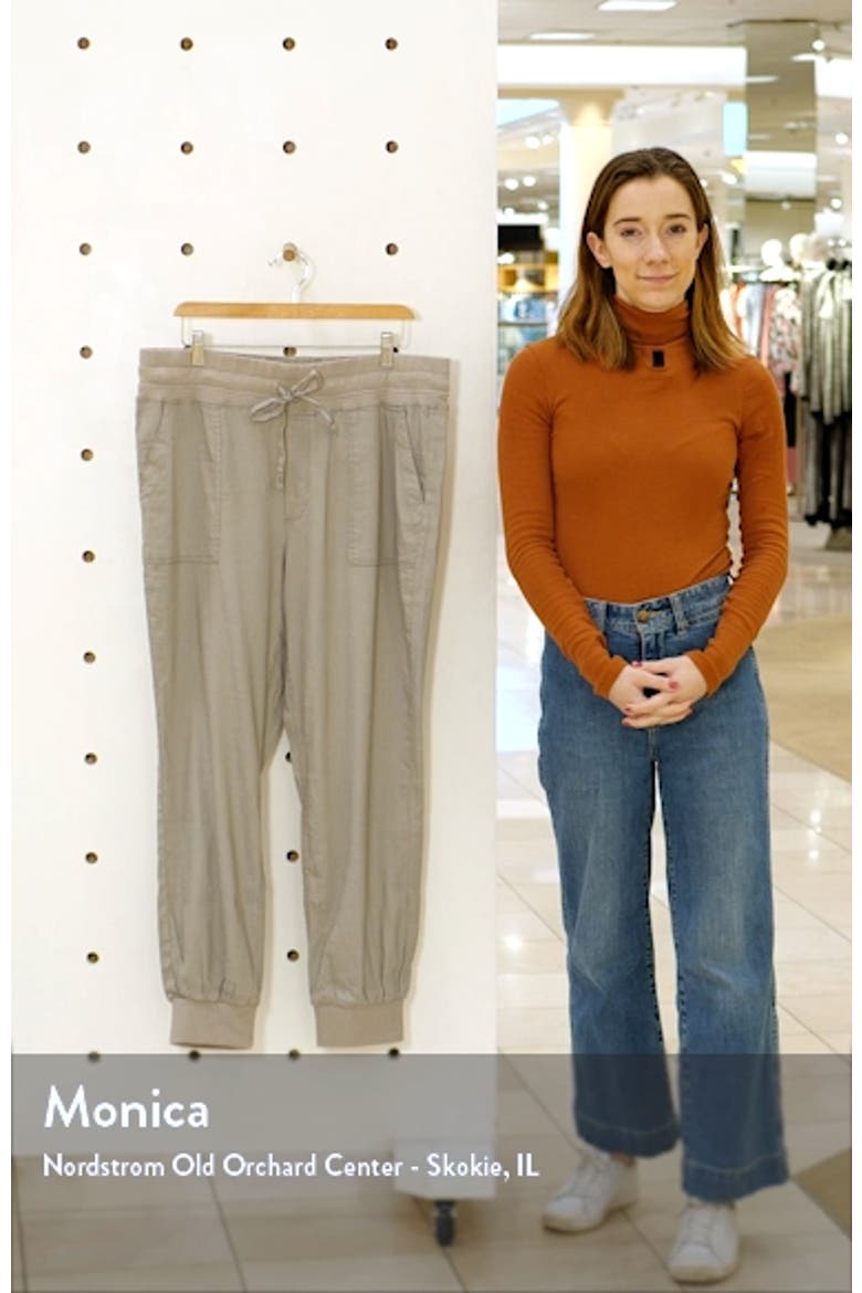 KUT from the Kloth Mirabella Crop Joggers video