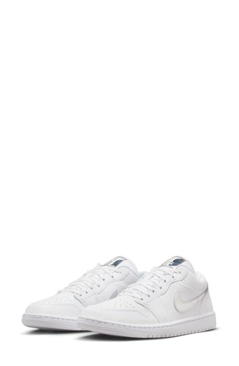 Air Jordan 1 Low SE Basketball Sneaker (Women)