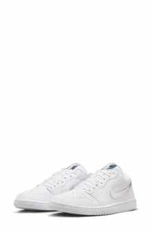 Air Jordan 1 Low SE Basketball Sneaker
