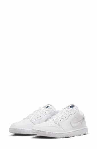 Air Jordan 1 Low SE Basketball Sneaker