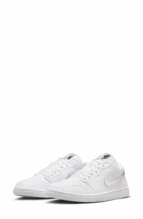 Air Jordan 1 Low SE Basketball Sneaker