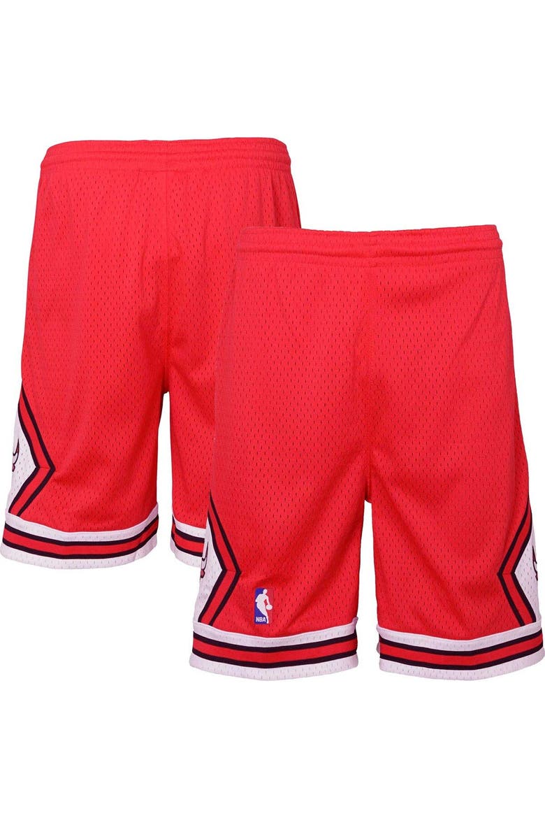 Youth Mitchell & Ness Red Chicago Bulls Hardwood Classics Swingman Shorts, Main, color, Red