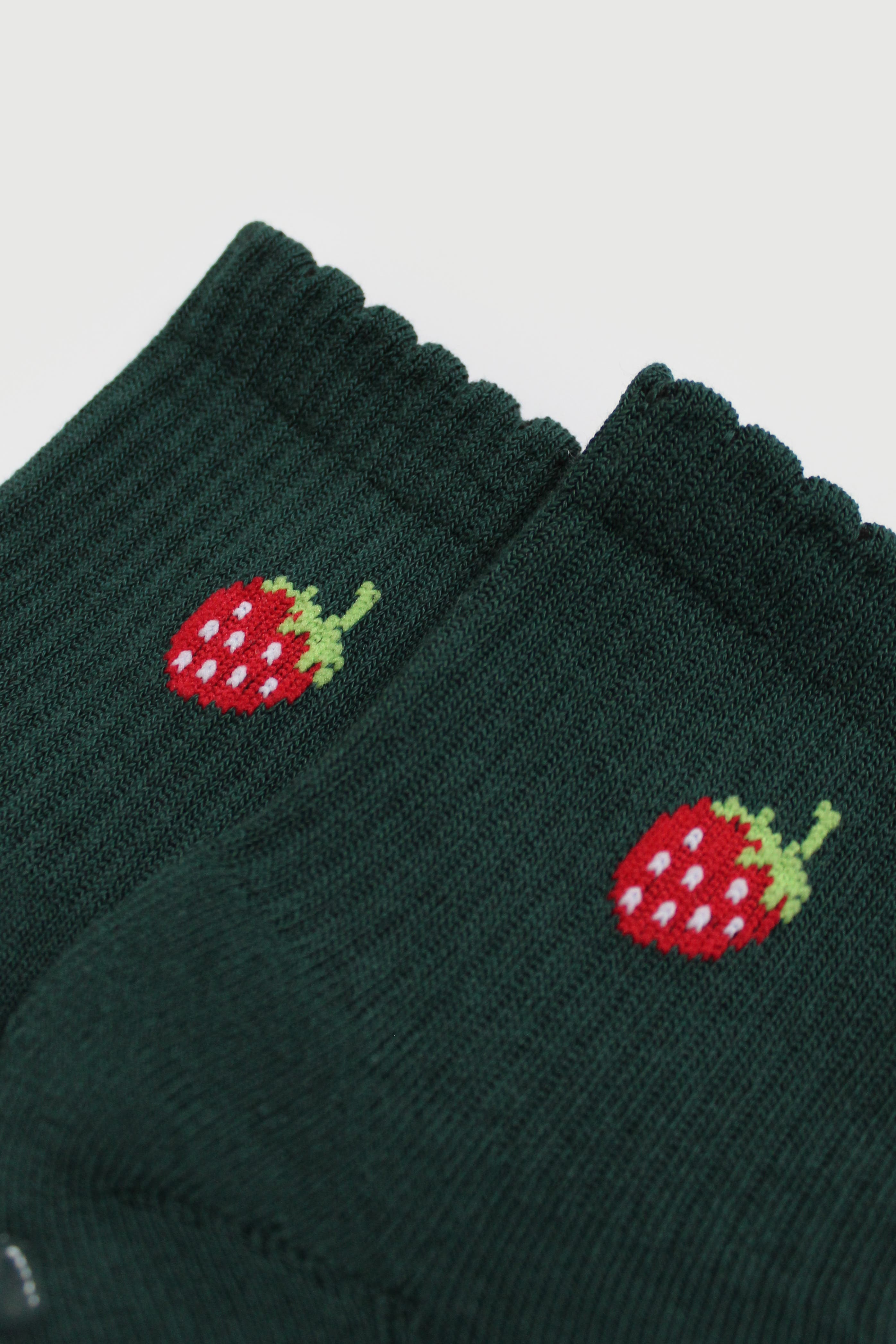 Fraise Garden Party Quarter Crew Grip Socks (Women) | Nordstrom