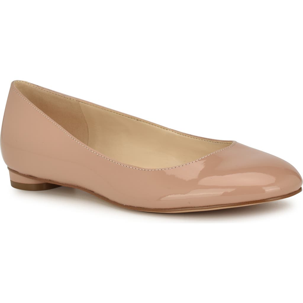 Nine West Robbe Flat In Beige