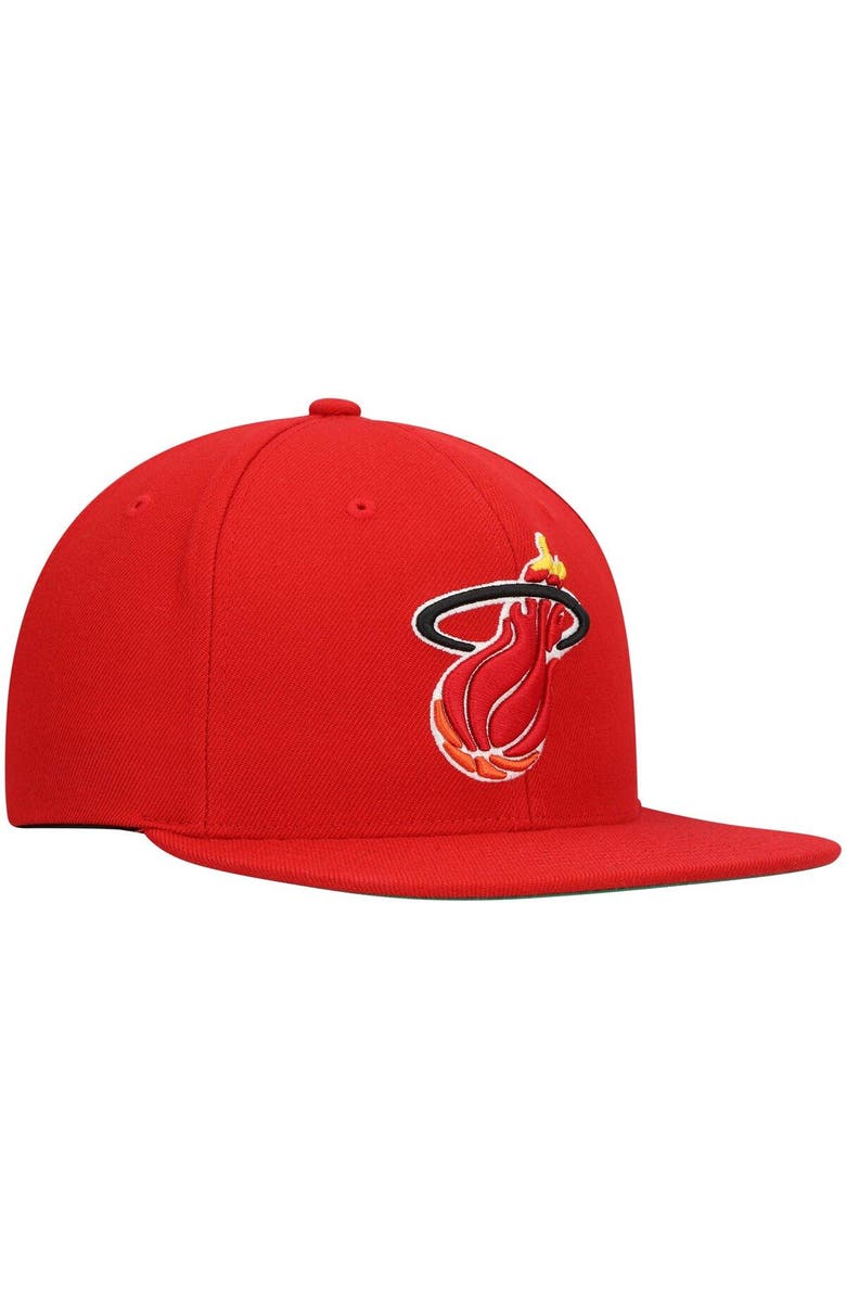 Mitchell & Ness Men's Mitchell & Ness Red Miami Heat Hardwood Classics Team Ground 2.0 Snapback Hat, Alternate, color, Red