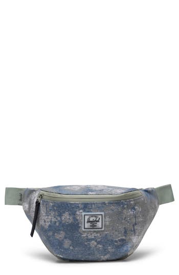 Herschel Supply Co . Pop Quiz Water Resistant Recycled Polyester Belt Bag