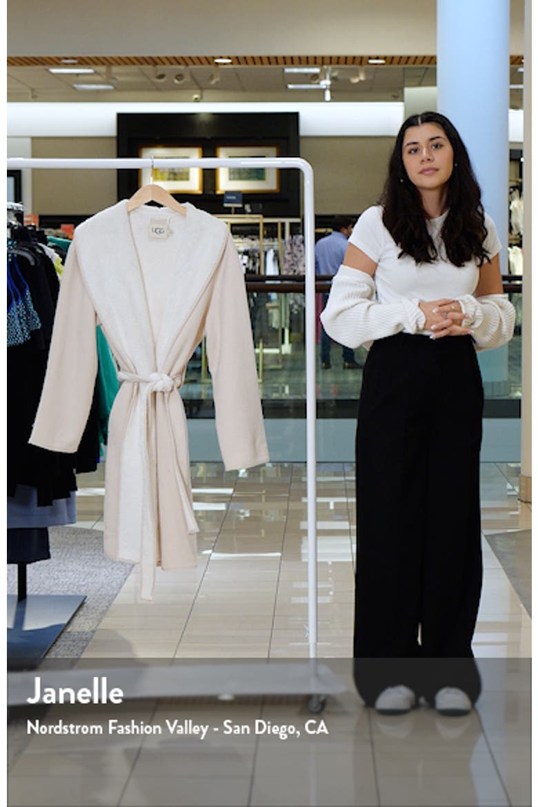 Anabella Reversible Robe video