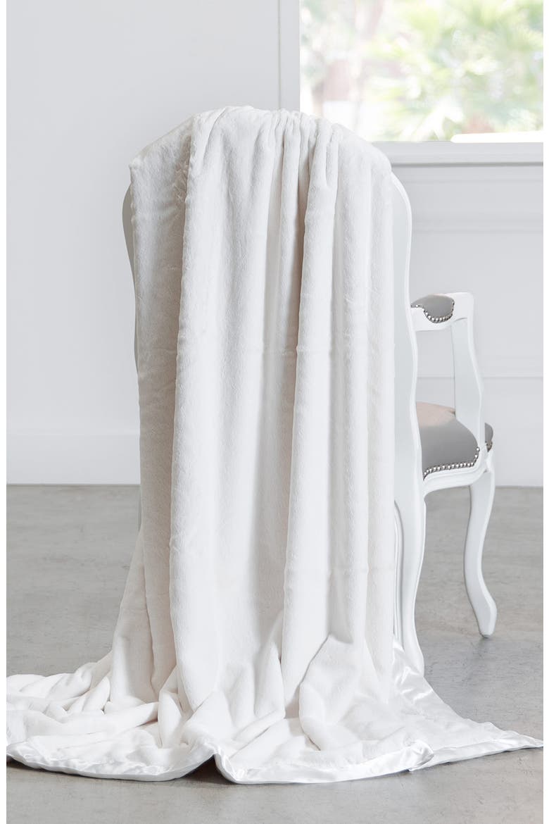 Giraffe at Home Luxe™ Faux Fur Throw, Alternate, color, CREAM