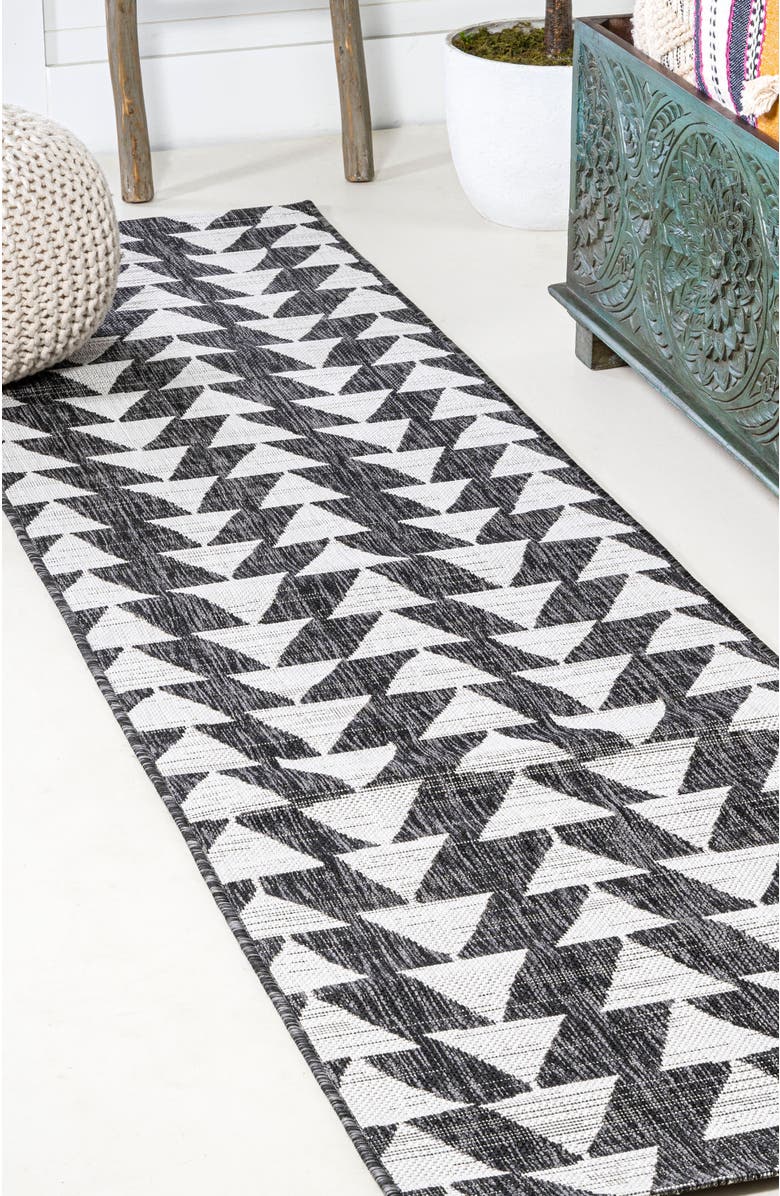 JONATHAN Y Andratx Modern  Geometric Indoor/Outdoor Area Rug, Alternate, color, Black/Ivory