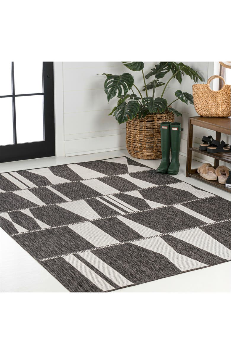 JONATHAN Y Odette Modern Geometric Abstract Two-Tone Indoor/Outdoor Area Rug, Alternate, color, Black/Cream