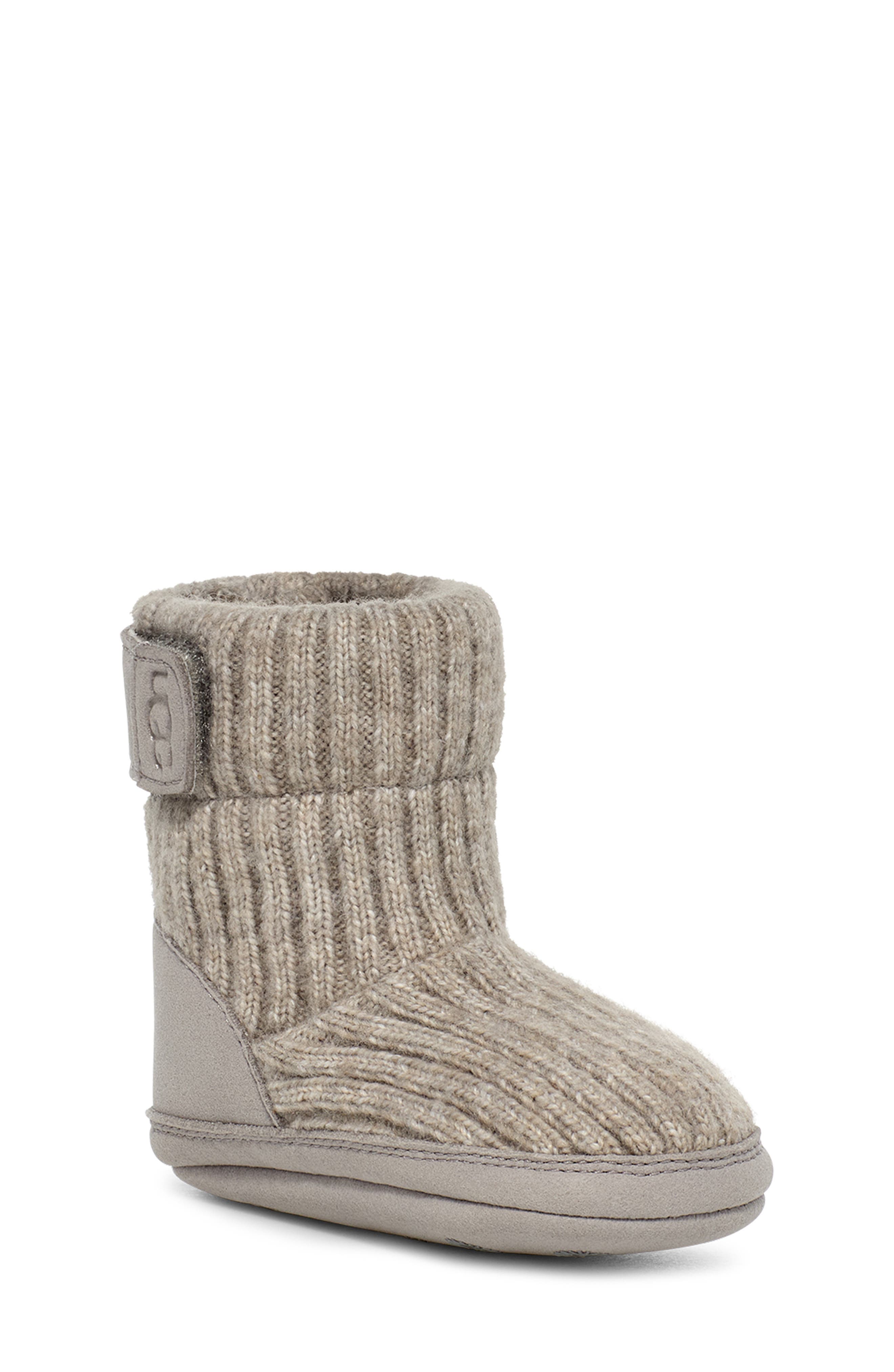 Skyler Bootie & Beanie Set