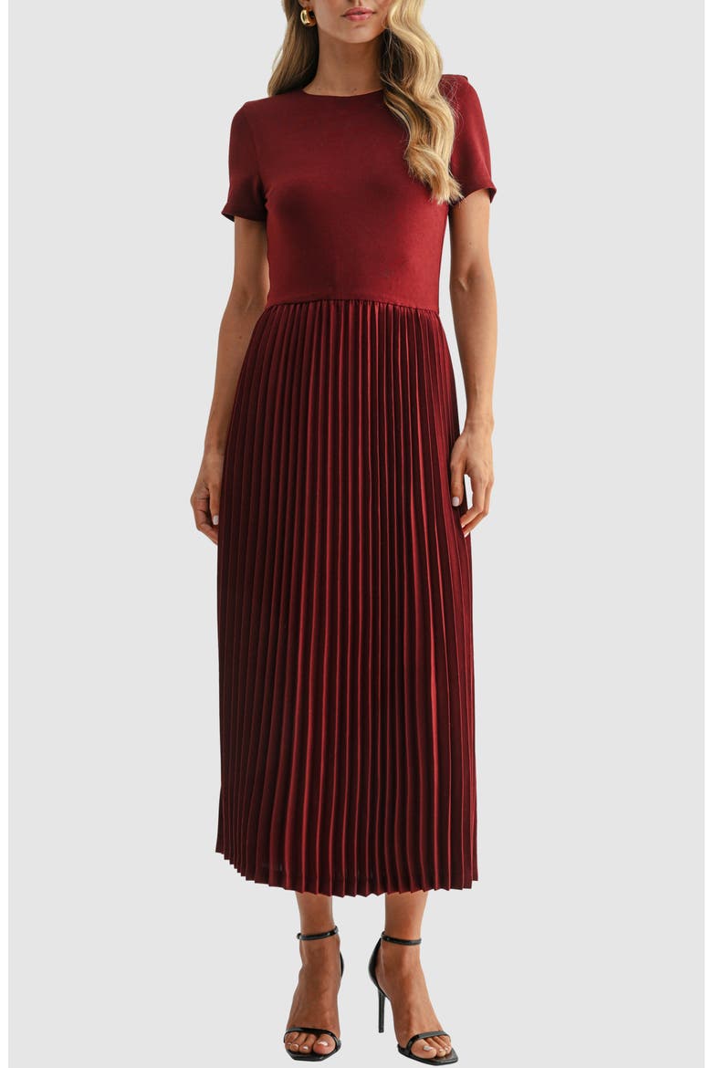 Mila Mae Short Sleeve Pleated Midi Dress (Women)