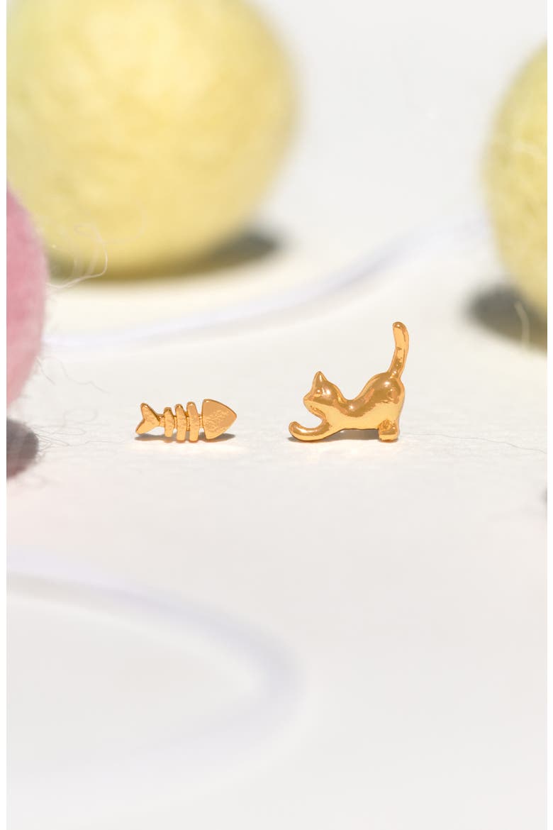 Purrfect Catch Stud Earrings, Alternate, color, GOLD