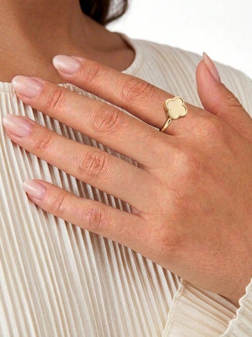 Devata Clover Ring In Gold